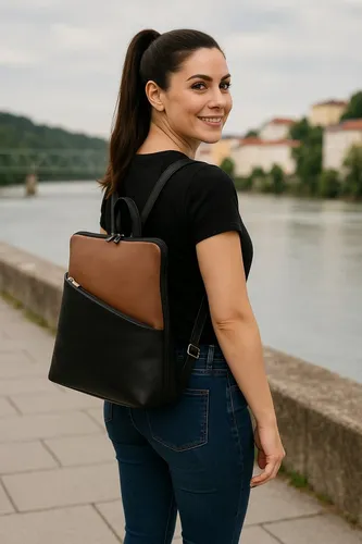 Cinino Cityrucksack C1072 – Eleganter Lederrucksack - Der Cinino Cityrucksack C1072 kombiniert stilvolles Design mit praktischem Stauraum. Ideal für den Alltag, bietet er schnellen Zugriff auf Ihre Essentials und schützt Wertsachen sicher. Pflegeleichtes Leder sorgt für Langlebigkeit.
