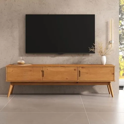 TIVOLI Lowboard aus Massivholz, 180 cm - Skandinavisches Design mit großem Stauraum - Das TIVOLI Lowboard aus massivem Kiefernholz bietet Stabilität und eine warme Ausstrahlung. Mit drei Türen und großzügigem Stauraum ist es ideal für Ihr Wohnzimmer und ergänzt moderne Wohnstile perfekt.