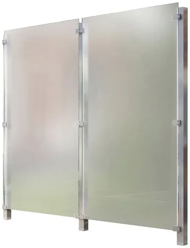 Zaun STAKET PRO, silber - Eleganter Glaszaun als Sicht- und Windschutz mit Edelstahlpfosten, ideal für stilvolle Gartenbereiche. Gesamtlänge: 2,27 m, inklusive 3 Pfosten und 2 satinierten Glaselementen.