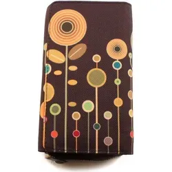 70s Up Geldbörse mit Retromuster 03 - Schwarz - Stilvolle 70s Up Geldbörse mit Reißverschluss und praktischem Aufklappteil für Scheine und Karten. Aus robustem Polyester gefertigt, ideal für den täglichen Gebrauch. Maße: ca. 14 x 9 x 3 cm.