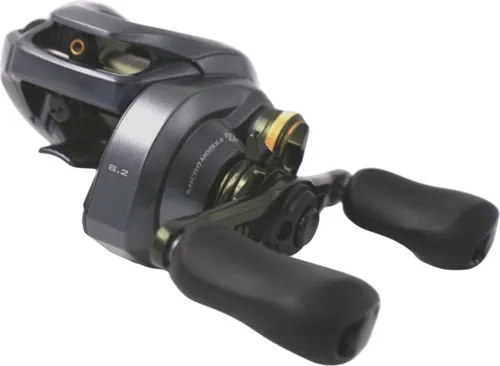 Shimano Curado 151 DC Linkshand Baitcastrolle - Angelrolle mit I-DC4 Digital Control Bremssystem für optimale Wurfkontrolle, leicht und leistungsstark im sportlichen Design.