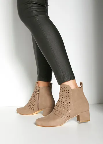 LASCANA Stiefelette mit Cut-Outs VEGAN, taupe - Modische Stiefelette in taupe mit kleinen Cut-Outs, veganem Lederimitat und komfortablem Blockabsatz – perfekt für stilbewusste Frauen.