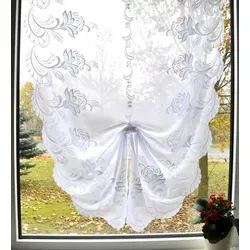 Scheibengardine Lara mit Plauener Spitze - Fertiggardine aus transparentem Voile, mit echtem Plauener Spitze Stickerei, ideal für Küche oder Kinderzimmer, pflegeleicht und einfach aufzuhängen.