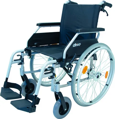 Litec 2G Leichtgewichtrollstuhl - Behinderten-Bedarf - Leichter und flexibler Rollstuhl mit schwenkbaren Armlehnen und anpassbaren Fußplatten für mehr Komfort und Mobilität.