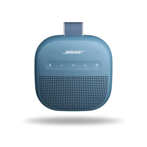 BOSE SoundLink Micro (2. Gen.) Bluetooth Lautsprecher, Blue Dusk - Kompakter Bluetooth-Lautsprecher mit kristallklarem Sound und kraftvollem Bass. Staub- und wasserdicht (IP67) für grenzenlose Mobilität – bis zu 12 Stunden Akkulaufzeit für ununterbrochenen Musikgenuss.