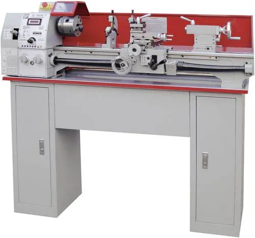 Holzmann Maschinen ED750FDQ_230V Metall Drehmaschine - Drehbank mit 730/1000W, variabler Geschwindigkeit und LCD-Anzeige. Robuste Gussausführung für hohe Präzision und Langlebigkeit, ideal für Metallbearbeitung.