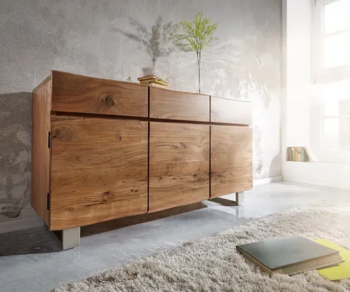 DELIFE Sideboard Live-Edge 147 cm Akazie Natur - TV-Halterung mit natürlichem Charme: Dieses einzigartige Sideboard aus massivem Akazienholz bietet nicht nur viel Stauraum, sondern verwandelt jeden Raum in ein stilvolles Ambiente.