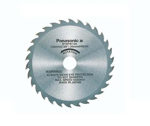 Panasonic Holzsägeblatt EY 9PW13C Ø 135mm mit 30 Zähnen - Hochwertiges Kreissägenblatt für präzise Schnitte in Holz, gefertigt in Japan. Ideal für den professionellen Einsatz und langlebig in der Anwendung.
