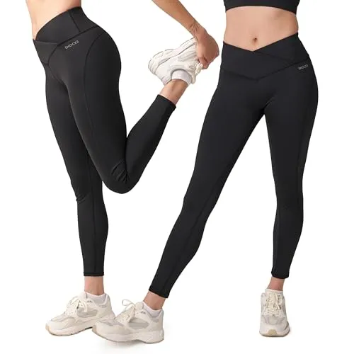 SNOCKS Highwaist Leggings Sporttights mit V Cross – Komfortabel und schnelltrocknend in Schwarz - Hochwertige Highwaist Leggings für Fitness und Sport. Schnelltrocknend und ohne kratzenden Zettel, ideal für hohen Tragekomfort und Bewegungsfreiheit.