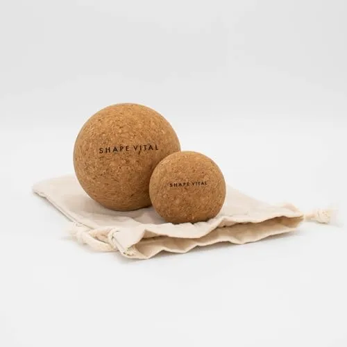 SHAPEVITAL Faszienball 2er-Set aus Naturkork - Kompaktes 2er-Set aus 100% natürlichem Kork für effektive Selbstmassage. Ideal zur Lösung von Verspannungen, inklusive praktischer Jute-Tasche für einfache Aufbewahrung und Transport. Hochwertige Verarbeitung für langlebige Nutzung.