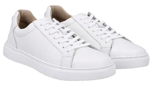 Gusti Leder Schuhe Mando – Weiße Sneaker für Herren aus Echtleder im Retro Look - Hochwertige Herren Sneaker aus echtem Leder, ideal für den Alltag. Ihr zeitloses Design macht sie zum perfekten Begleiter im Büro und in der Freizeit. Langlebig und komfortabel, erhältlich in den Größen 40 - 45.