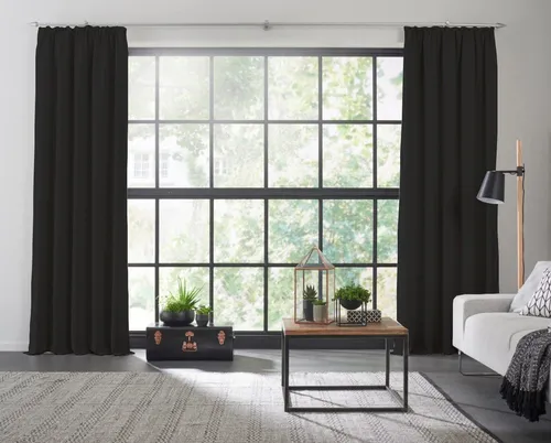 Wirth Dim out Vorhang Gr. 1, schwarz, 145cm - Verdunkeln Sie Ihre Räume stilvoll mit dem Wirth Dim out Vorhang. Der schwere Stoff bietet nicht nur eine hervorragende Lichtblockade, sondern trägt auch zur Energieeffizienz bei. Ideal für ein gemütliches Zuhause!