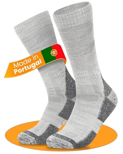 Alpenwert® Merino Wandersocken 3 Paar [MADE IN PORTUGAL] Trekkingsocken Herren & Damen - Anti-Blasen und gepolstert Wandern Outdoor Aktivität (DE/NL/SE/PL, Numerisch, 39, 42, Regular, Regular, Grau)