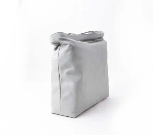 BREE Hobo BREE Stockholm 52 - Elegante Hobo Bag aus Naturleder - Hobos - BREE Stockholm vereint zeitloses Design mit hochwertigem Naturleder, das mit der Zeit eine individuelle Patina entwickelt. Handgefertigt in Deutschland für langlebige Qualität und Nachhaltigkeit.