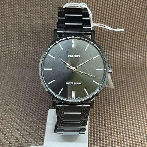 Casio COLLECTION Herrenuhr MTP-VT01B-1B - Armbanduhr mit elegantem, minimalistischen Design, mattschwarzem Edelstahlgehäuse und wasserdicht bis 30 m – ideal für jeden Anlass.