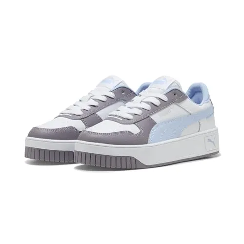 Puma Carina Street Jr - Stylischer Sneaker für Kids - Der Puma Carina Street Jr kombiniert den California-Style der 80er mit modernem Design. Aus 20 % recyceltem Material gefertigt, bietet er hervorragenden Komfort dank SOFTFOAM+ Innensohle und hat eine sportliche, strukturierte Plateausohle.