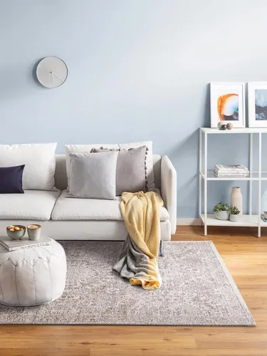 benuta Pop Flachgewebeteppich, Grau, 75x165 cm - Dieser elegante Flachgewebeteppich von benuta bietet eine glatte Oberfläche und ist ideal für stark frequentierte Bereiche. Mit seinem modernen Design sorgt er für eine stilvolle Atmosphäre in jedem Raum.