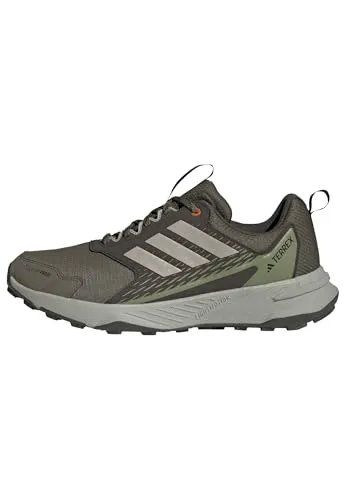 adidas Terrex Tracefinder Trailschuh Herren - grün, grau, Größe 42 2/3 (auch verfügbar in 46, 47 1/3, 48) - Erlebe Abenteuer mit dem adidas Terrex Tracefinder! Dieser Trailschuh für Herren bietet optimalen Grip und Komfort auf jedem Terrain. Robust und langlebig, ideal für Trailrunning und Outdoor-Aktivitäten.