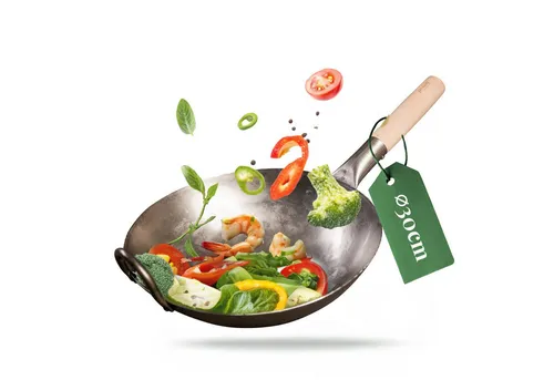 PASOLI Wok flach "Original" 30cm - Traditionell handgehämmerter Wok aus Kohlenstoffstahl, ideal für bis zu 4 Personen. Schnelle Temperaturreaktion und natürliche Antihaft-Beschichtung nach Einbrennen für gesundes Kochen.