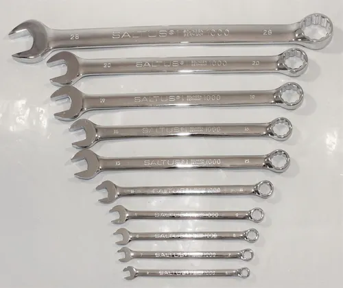 SALTUS CV-Ring-Maulschlüssel Satz 10-tlg – Vielseitiger Schlüsselsatz für präzise Anwendungen - Der SALTUS CV-Ring-Maulschlüssel Satz umfasst 10 Schlüssel von 8-28 mm, ideal für präzise und vielseitige Anwendungen. Robuste Qualität für jeden Handwerker und Heimwerker! Perfekt für den professionellen Einsatz in der Werkstatt oder zu Hause.