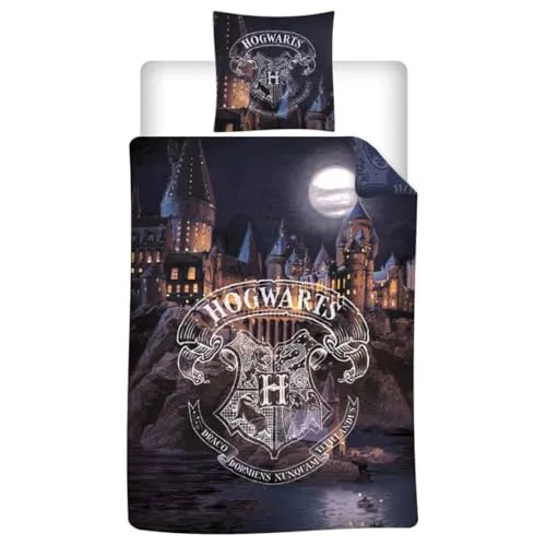 Harry Potter Hogwarts Bettwäsche wendbar, 140 x 200 cm + Kissenbezug 65 x 65 cm - Erleben Sie die Magie von Hogwarts mit dieser wendbaren Bettwäsche aus Poly-Baumwolle. Ideal für Zauberlehrlinge – bequem und pflegeleicht für traumhafte Nächte!