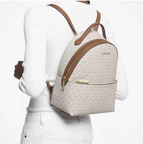 Michael Kors Rucksack Tasche SHEILA MD BACKPACK vanilla - Damentaschen mit elegantem MK Signature Design, ca. 30 cm hoch, ideal für stilvolle Ausflüge und den täglichen Gebrauch.