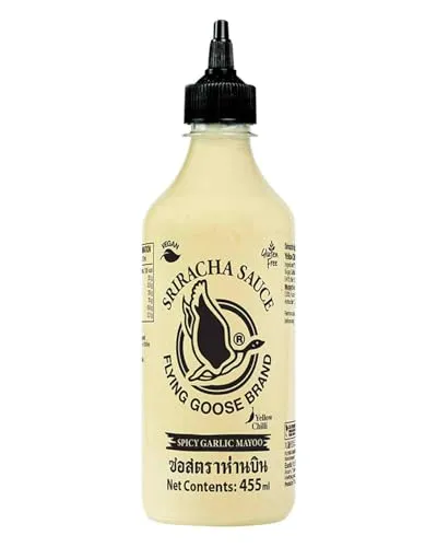 FLYING GOOSE Sriracha Spicy Mayoo Sauce 455 ml - THAILÄNDISCHE WÜRZSCHÄRFE | Diese cremige Sauce kombiniert würzigen Knoblauch und gelbe Chilis für ein einzigartiges Geschmackserlebnis. Ideal zum Dippen, Marinieren oder Verfeinern von Gerichten.