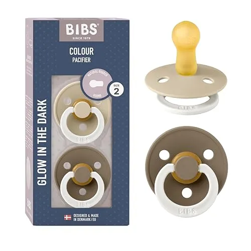 BIBS Colour Glow Schnuller 2er-Pack, BPA-frei. Leuchtet im Dunkeln, Kirschform Nippel. Naturkautschuk/Latex, Hergestellt in Dänemark. Größe 2 | 6+ Monate | 2-Pack, Vanilla NIGHT/Dark Oak NIGHT