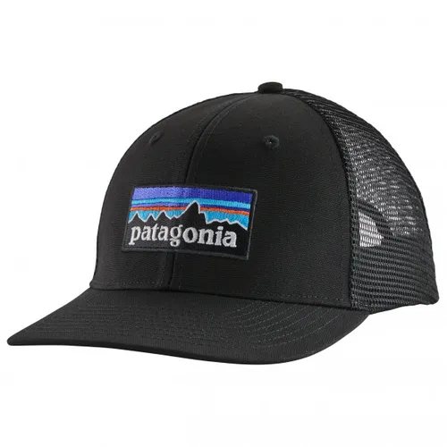 Herren Cap P-6 LOGO universal - Stylische Truckermütze aus Bio-Baumwolle und recycelten Materialien, ideal für umweltbewusste Sportler. Leicht und verstellbar für optimalen Tragekomfort.