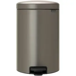 Brabantia Treteimer NEWICON 20 Liter - Stylischer Abfalleimer mit herausnehmbarem Innenbehälter - Haushaltszubehör: Der Brabantia Treteimer NEWICON bietet nicht nur ein elegantes Design, sondern auch eine gleitsichere Bodenunterseite für festen Stand und Kippsicherheit.