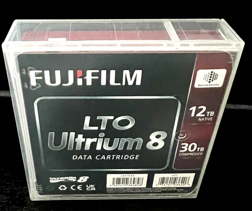 FUJI LTO 8 - LTO Ultrium 8 Band, 12 TB (30 TB) Kapazität, hohe Übertragungsrate von 750 MB/s für effiziente Datensicherung