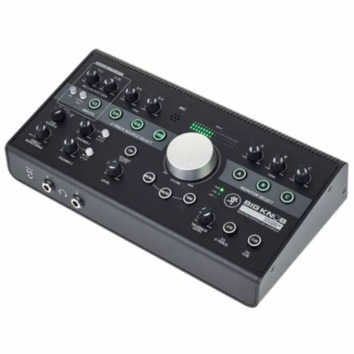 Mackie Big Knob Studio Plus - 4 x 3 Monitor Controller - DJ- & VJ-Equipment mit 3 wählbaren Stereo-Ausgängen und Talkback-Funktion für präzise Audiokontrolle im Studio.