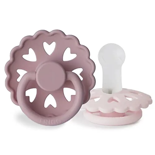 FRIGG Fairytale Schnuller 2 Packung | Silikon Schnuller | BPA-Frei | Hergestellt in Dänemark | Symmetrischer Sauger in Kirschform| (Twilight Mauve/White Lilac, Größe 2 (6-18 Monate))