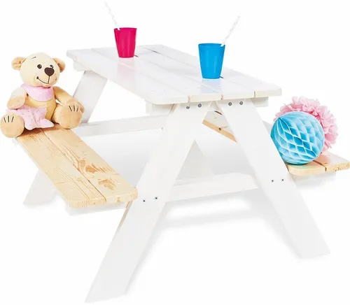 Pinolino Kindersitzgarnitur 'Nicki für 4', weiß, 90 x 79 x 50 - Beistelltische fürs Kinderzimmer, stabile Sitzgruppe aus massivem Nadelholz, ideal für 4 Kinder, perfekt als Geschenk zum Geburtstag oder Ostern.