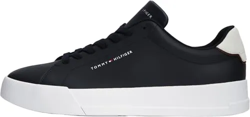 Tommy Hilfiger Herren Court Sneaker Detail Essential aus Leder, Blau (Desert Sky) - Stilvoll und Komfortabel - Herren-Sneaker mit flachem Narben-Finish, kontrastierendem Fersen-Einsatz und ikonischem Tommy Hilfiger-Logo für einen modischen Look.