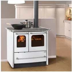 La Nordica Sovrana Easy Evo 2.0 Küchenofen 7,5 kW - Kaminöfen mit 7,5 kW Leistung, energieeffizient (A+) und modernem Design, ideal für Küche und Esszimmer, inklusive emailliertem Backrohr und Gusseisen-Kochfeld.