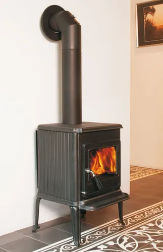Kaminofen Globe-fire Saturn 6kW, raumluftunabhängig - Kaminöfen, effizient und umweltfreundlich, ideal für moderne Wohnräume mit unabhängiger Luftzufuhr.