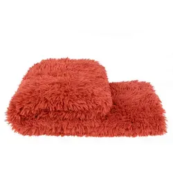 Zoeppritz Decke Reborn Koralle 140x190 cm - Pflegeleichte Kuscheldecke aus 100% Polyester, inspiriert von Tibetlamm, für modernen Komfort und glamourösen Touch im Wohn- oder Schlafzimmer.