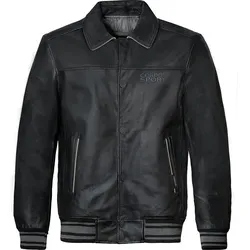 Cordon Sport Herren Lederjacke Victoria in Schwarz M - Exklusive Lederjacke von Cordon Sport mit hochwertiger Verarbeitung. Ideal für stilbewusste Männer, die Qualität und Komfort schätzen. Zwei praktische Taschen und ein eleganter Umlegekragen runden das Design ab.