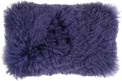 Dekokissen "Glory" in Lila, 30x50 cm - Elegantes Zierkissen in unifarbenem Lila, perfekt für stilvolle Akzente. Mit hochwertigem Lammfell und Polyester für ein angenehmes Gefühl. Ideal zur Verschönerung Ihres Wohnraums.