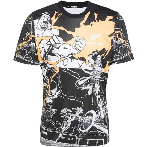 ADIDAS Herren Fantrikot ALL BLACKS MARVEL CAPTAINS RUN JERSEY - Einzigartiges Rugby-Trikot mit Avengers-Motiv. Das schmal geschnittene Design aus strapazierfähigem Material sorgt für Bewegungsfreiheit und ein sicheres Tragegefühl. Mit innovativer Aeroready-Technologie bleibst du trocken und konzentriert.