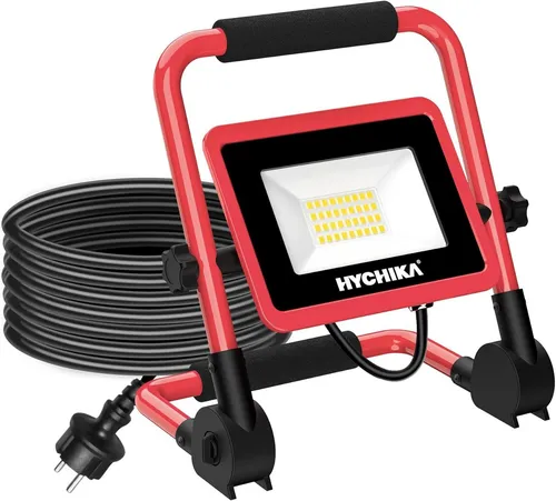 HYCHIKA LED Baustrahler 30W – Leistungsstarke Arbeitsleuchte - Mit 3500 Lumen und IP65 wasserdicht ist der HYCHIKA 30W Baustrahler ideal für Baustellen und Garagen. Energieeffizient und robust, sorgt er für optimale Sichtverhältnisse bei jedem Wetter.