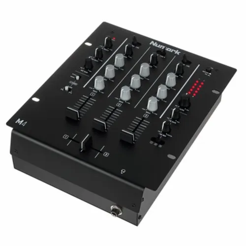 Numark M4 3-Kanal DJ Mixer - DJ Mischer mit 3-Band EQ und austauschbarem Crossfader, ideal für Hochzeiten, Clubs und Partys. Robustes, rack-montierbares Design für unterwegs.