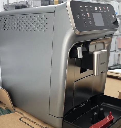 Philips Series 5500 Latte Go Kaffeevollautomat EP5544/50 Grau - Kaffeevollautomat mit LatteGo Milchsystem für perfekten Milchschaum und vielseitige Kaffeespezialitäten – ideal für Kaffeeliebhaber!