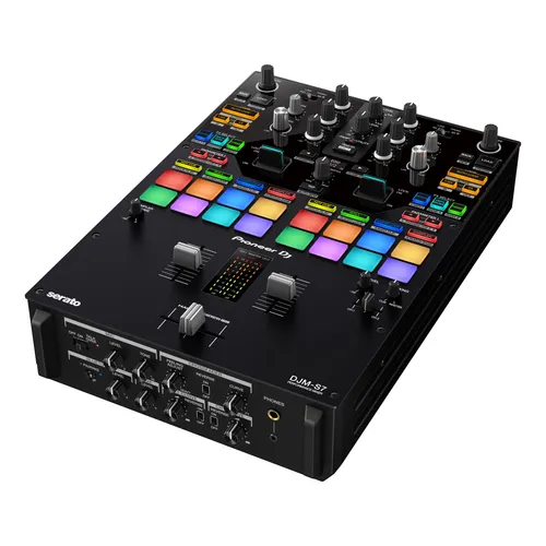 Pioneer DJ DJM-S7 DJ Mixer - Professionelles 2-Kanal-Battlemixer für Scratch-DJs mit großen Performance-Pads und kabellosem Bluetooth-Audio-Streaming für kreative Performances.