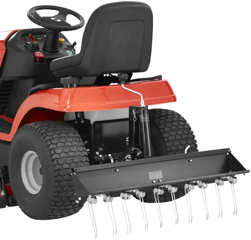 Trolla Entmooser für Trolla-Aufnahme, 100cm - Der 100 cm lange Entmooser ist ideal für die Montage am Trolla System. Er sorgt für eine effiziente Verteilung von Streumaterialien und ist perfekt für den professionellen Einsatz geeignet.