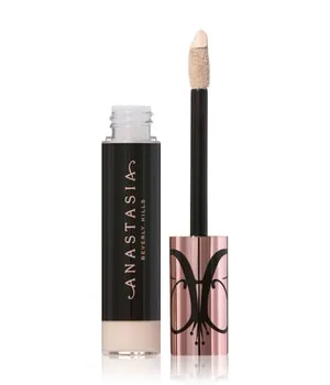 ANASTASIA Beverly Hills Magic Touch Concealer 12 ml 4 - Gesicht Concealer mit mittlerer bis voller Deckkraft, der die Augenpartie aufhellt und Unregelmäßigkeiten kaschiert. Die cremige Formel sorgt für ein nahtloses Finish und spendet Feuchtigkeit für hohen Tragekomfort.