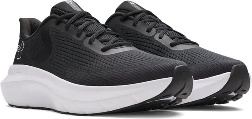 Under Armour Charged Rogue 5 - Herren Laufschuh in Schwarz - Atmungsaktiver Laufschuh mit Charged Cushioning Mittelsohle für optimale Reaktionsfähigkeit und Komfort. Hergestellt aus 20 % recycelten Materialien, ideal für umweltbewusste Läufer.