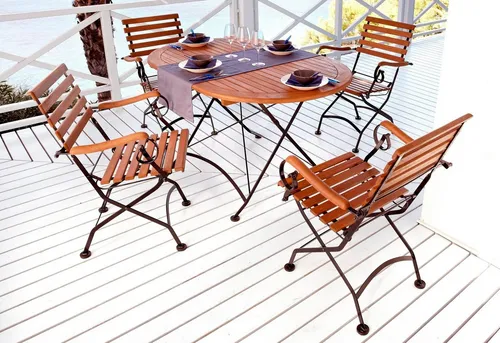 Merxx Garten-Essgruppe "Schlossgarten", braun - Elegante Garten-Essgruppe aus Eukalyptus mit ovalem Tisch (140x90 cm) und 4 klappbaren Stühlen. Ideal für gesellige Abende im Freien und pflegeleicht durch hochwertige Materialien.