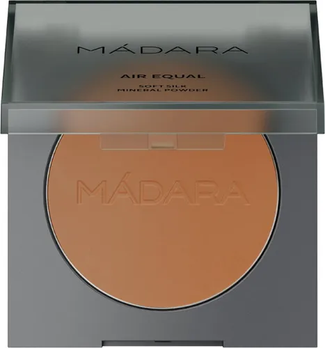 MáDARA Air Equal Soft Silk Mineralpuder 9 g 3 Deep - Puder für getöntes Make-up, mattiert Glanz und glättet feine Linien für ein unsichtbares Airbrush-Finish.